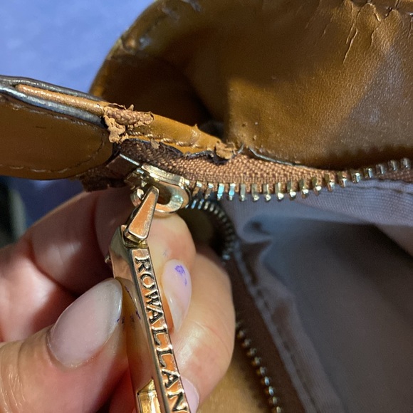 Rowallan Women’s Genuine Leather Shoulder Bag - Picture 9 of 9